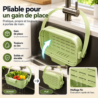 Panier égouttoir vert suspendu au robinet en position plié pour un gain de place, avec comparaison ouvert/plié et détail du maillage d'évacuation.