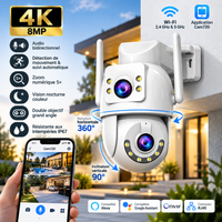 Infographie de la caméra de surveillance blanche 4K fixée sur une maison, avec application mobile et détails de rotation 360° et vision nocturne.