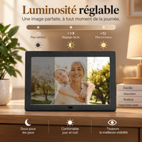 Cadre photo numérique montrant le réglage de luminosité de -10 à +10 sur une photo de grand-mère et petite-fille.